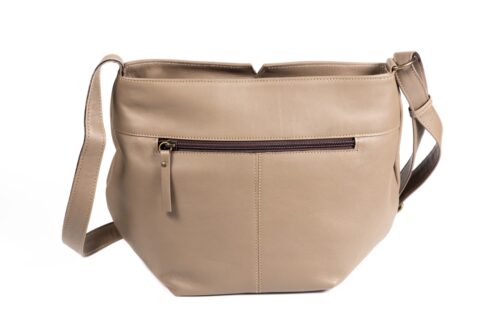 Bolso de piel con tira regulable. - Imagen 13