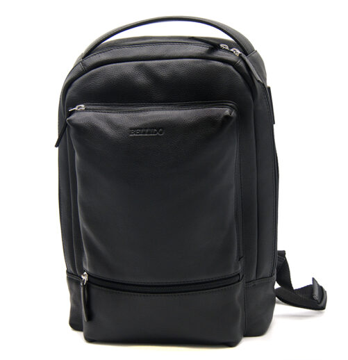 Lederrucksack mit USB-Anschlüssen