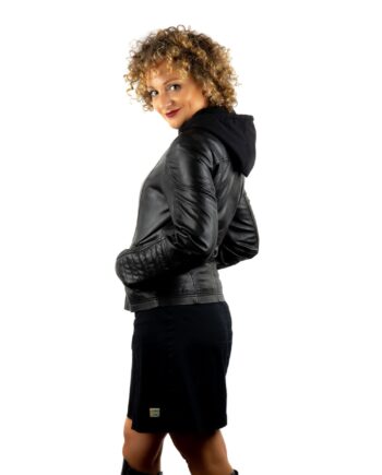Chaqueta de piel, EVIL