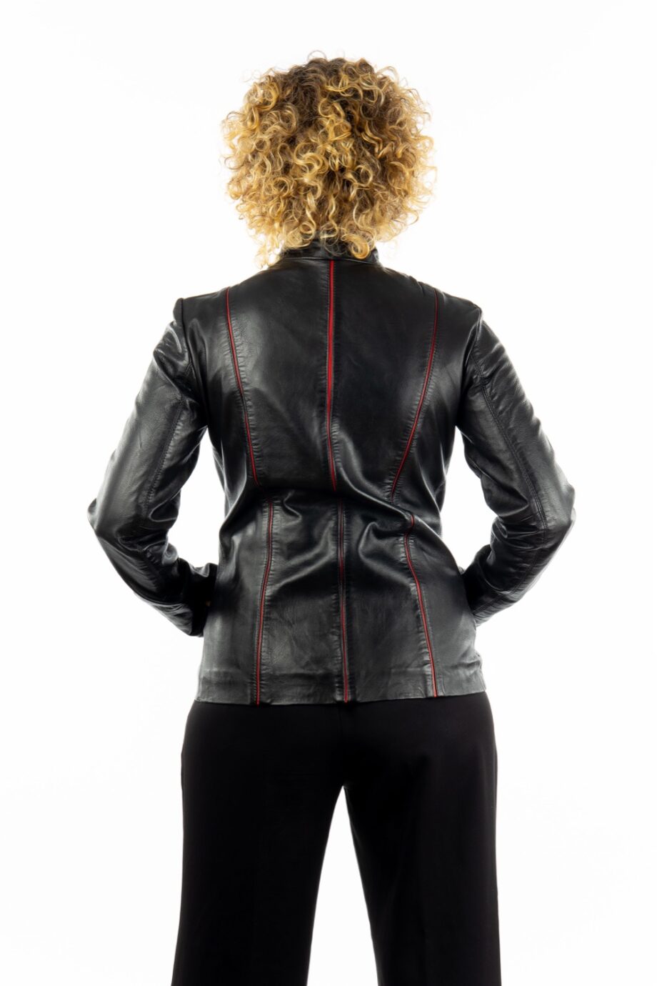 Chaqueta de piel, ONA