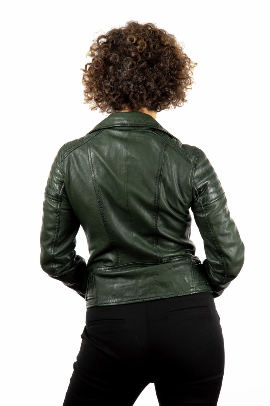 Biker de piel, SASHA