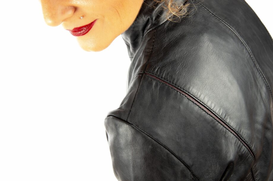 Chaqueta de piel, ONA