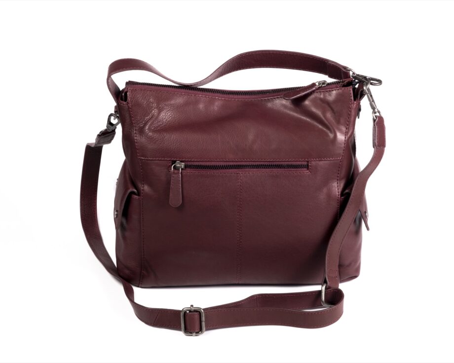 Bolso de piel con bolsillos.