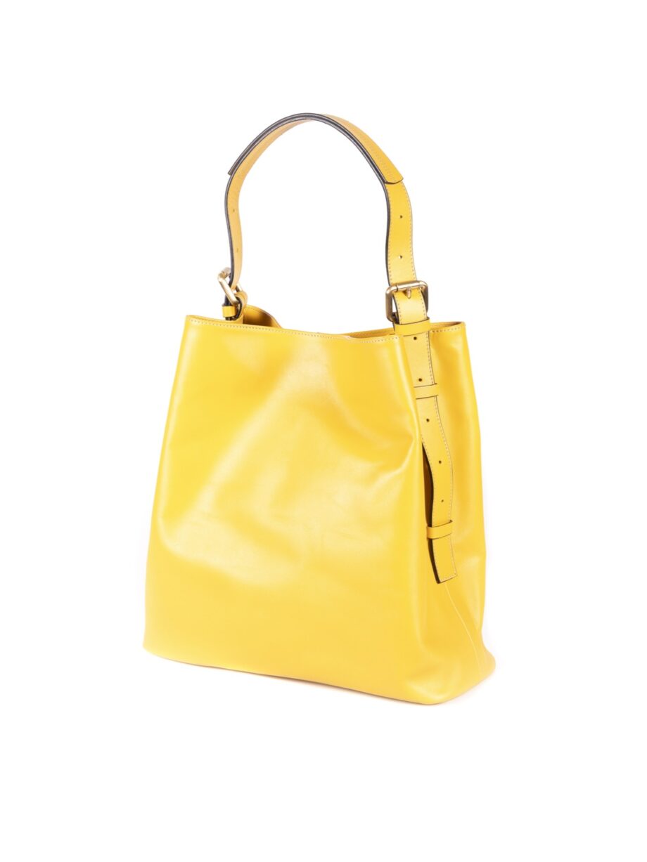 Bolso de piel con asa extensible