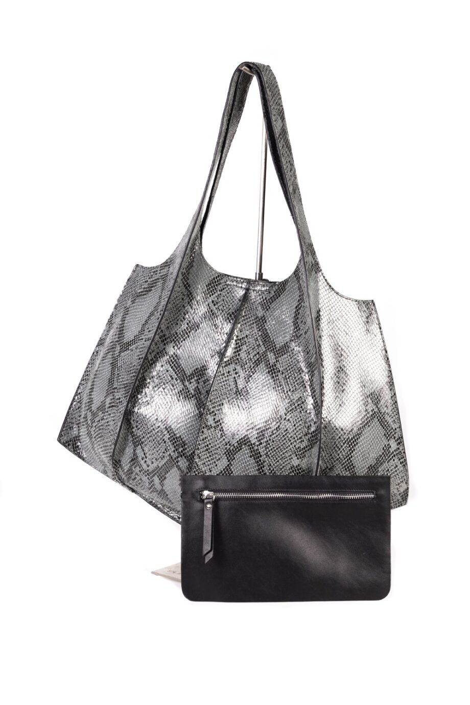 Bolso góndola de piel.