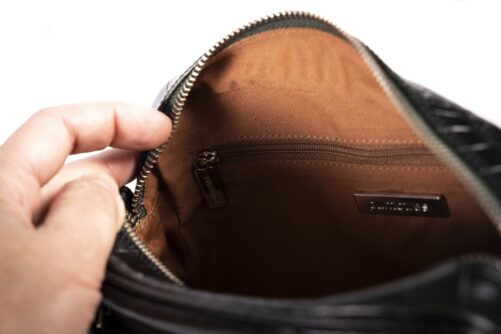 Bolso grabado de piel. - Imagen 9