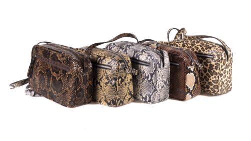 Bolso grabado de piel.