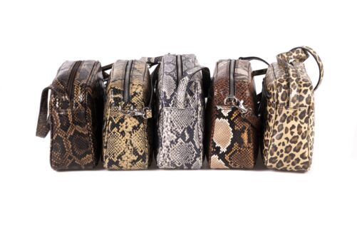 Bolso grabado de piel. - Imagen 3