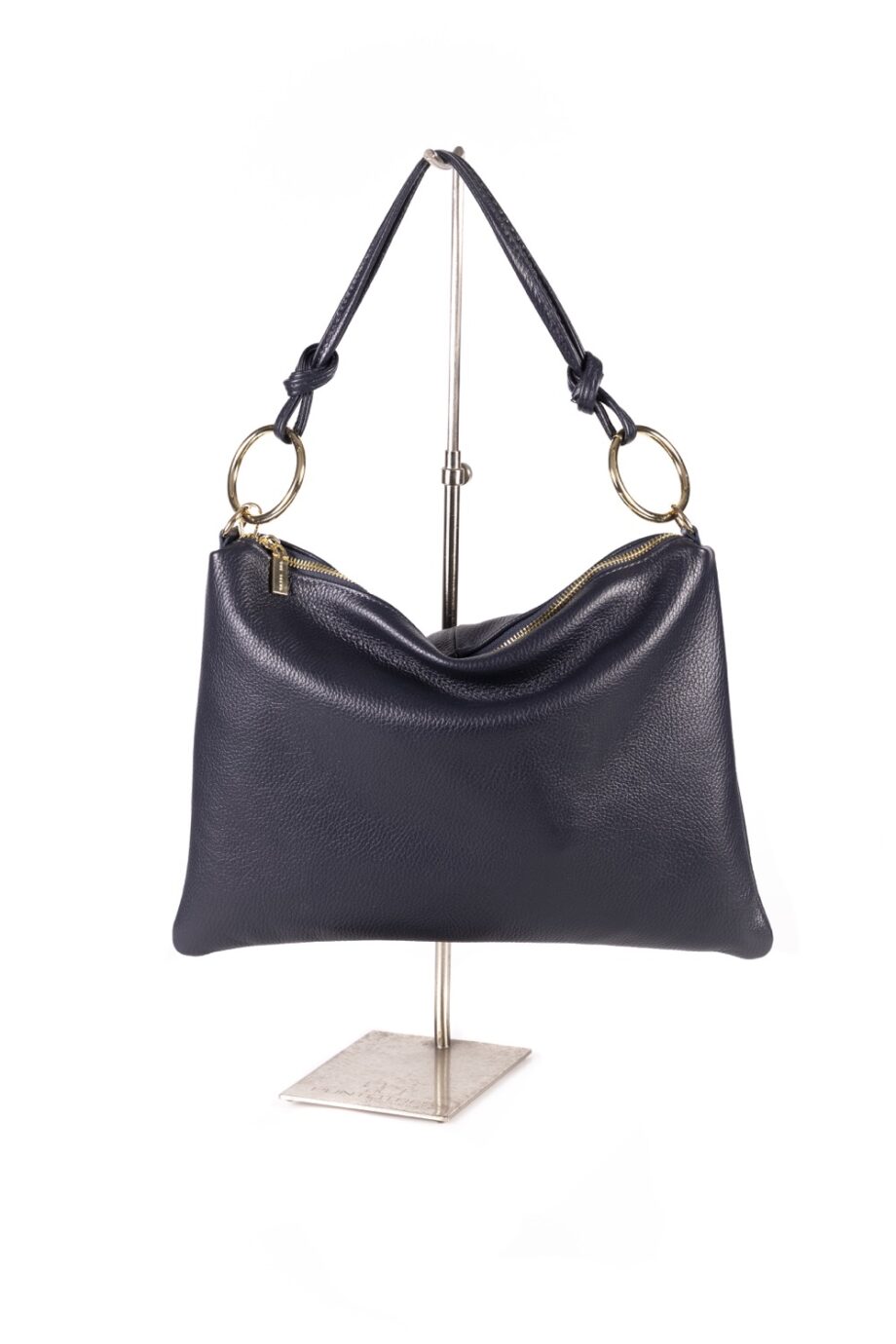 Bolso de piel.