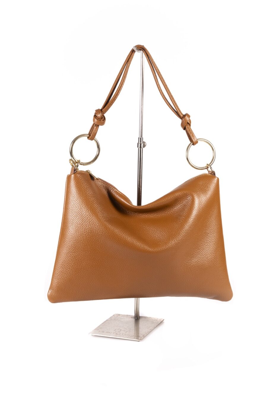 Bolso de piel.