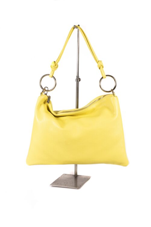 Bolso de piel.