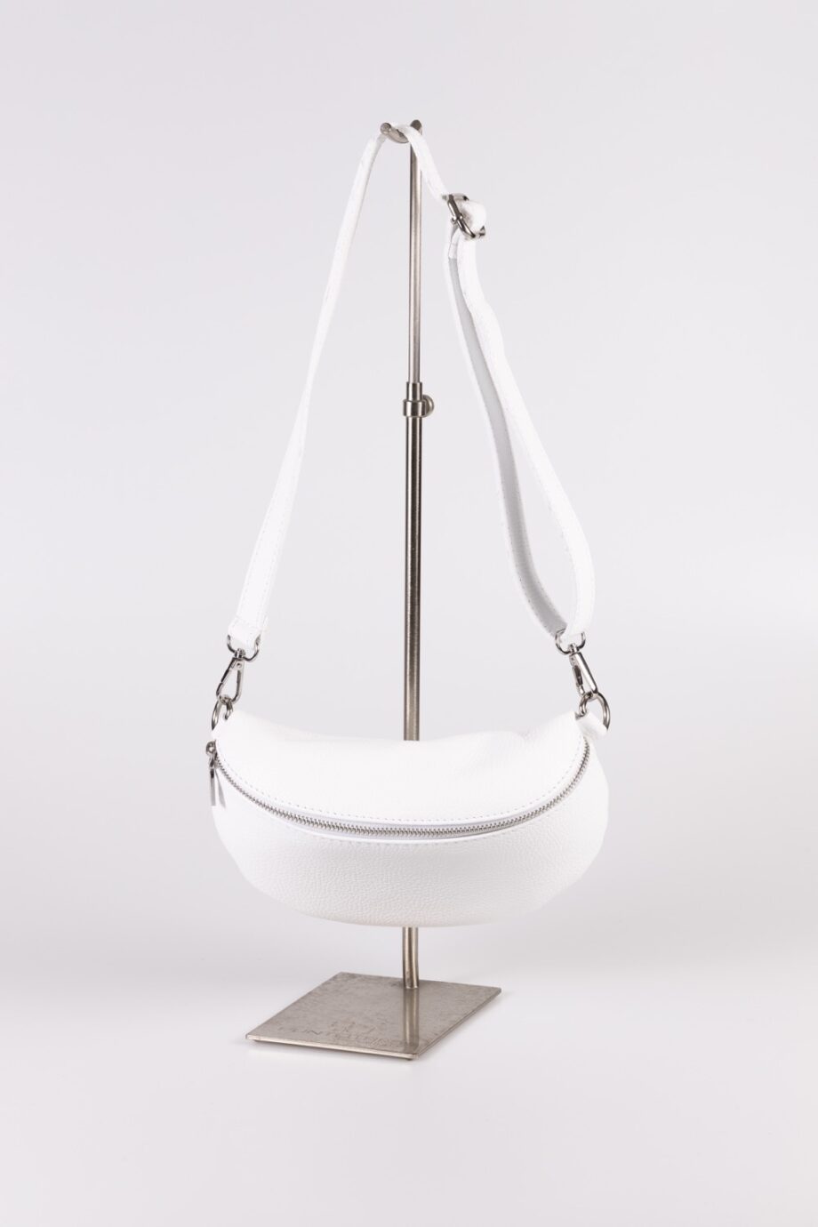 Bolso / riñonera de piel.