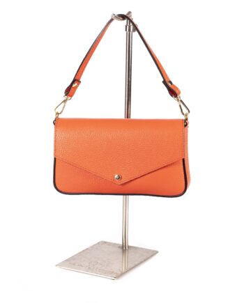 Bolso de piel.