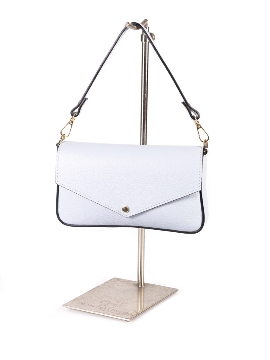 Bolso de piel.