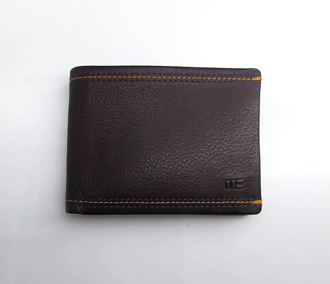 Billetera de piel vacuna para hombre con interior multicolor