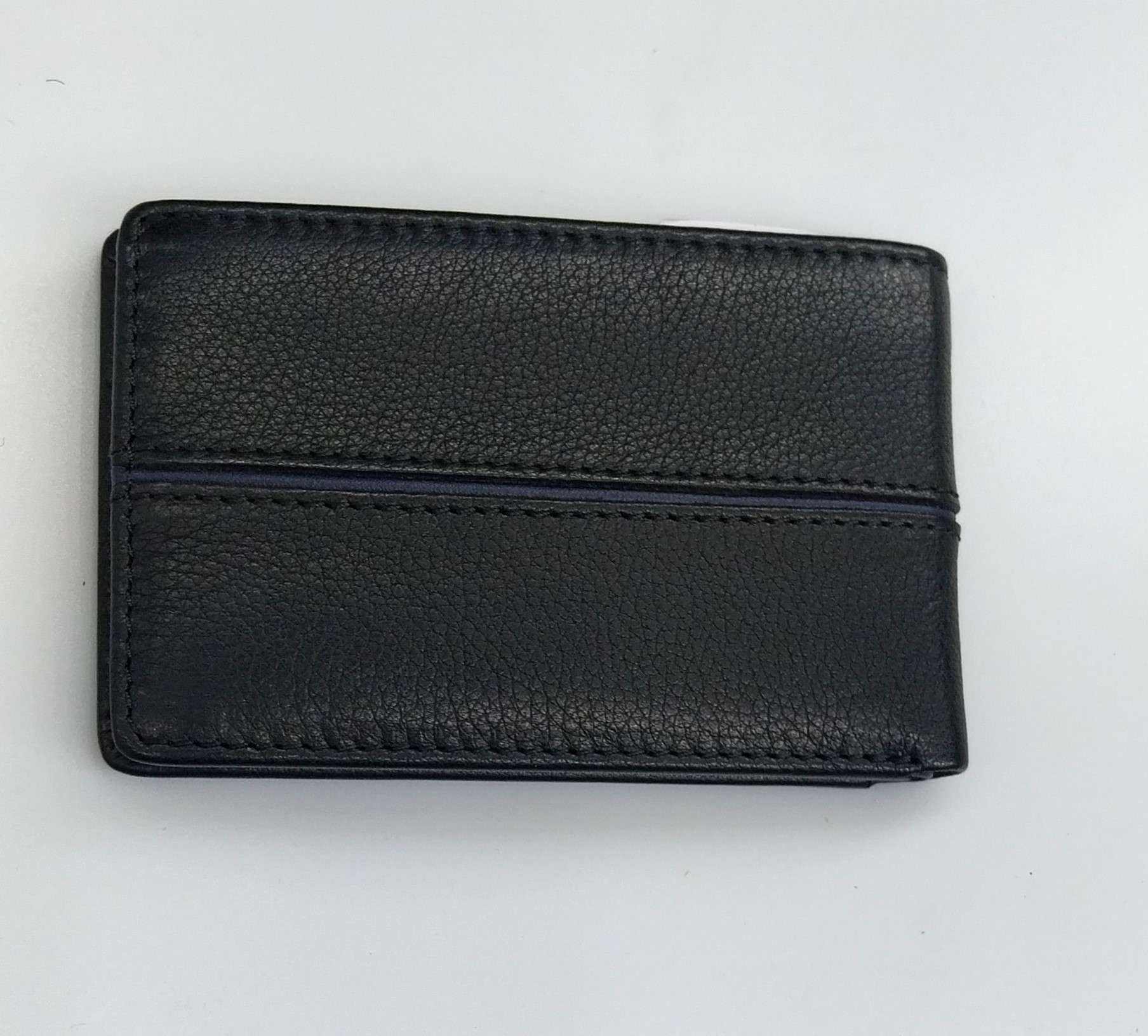 Billetera de piel vacuna para hombre compacta y funcional