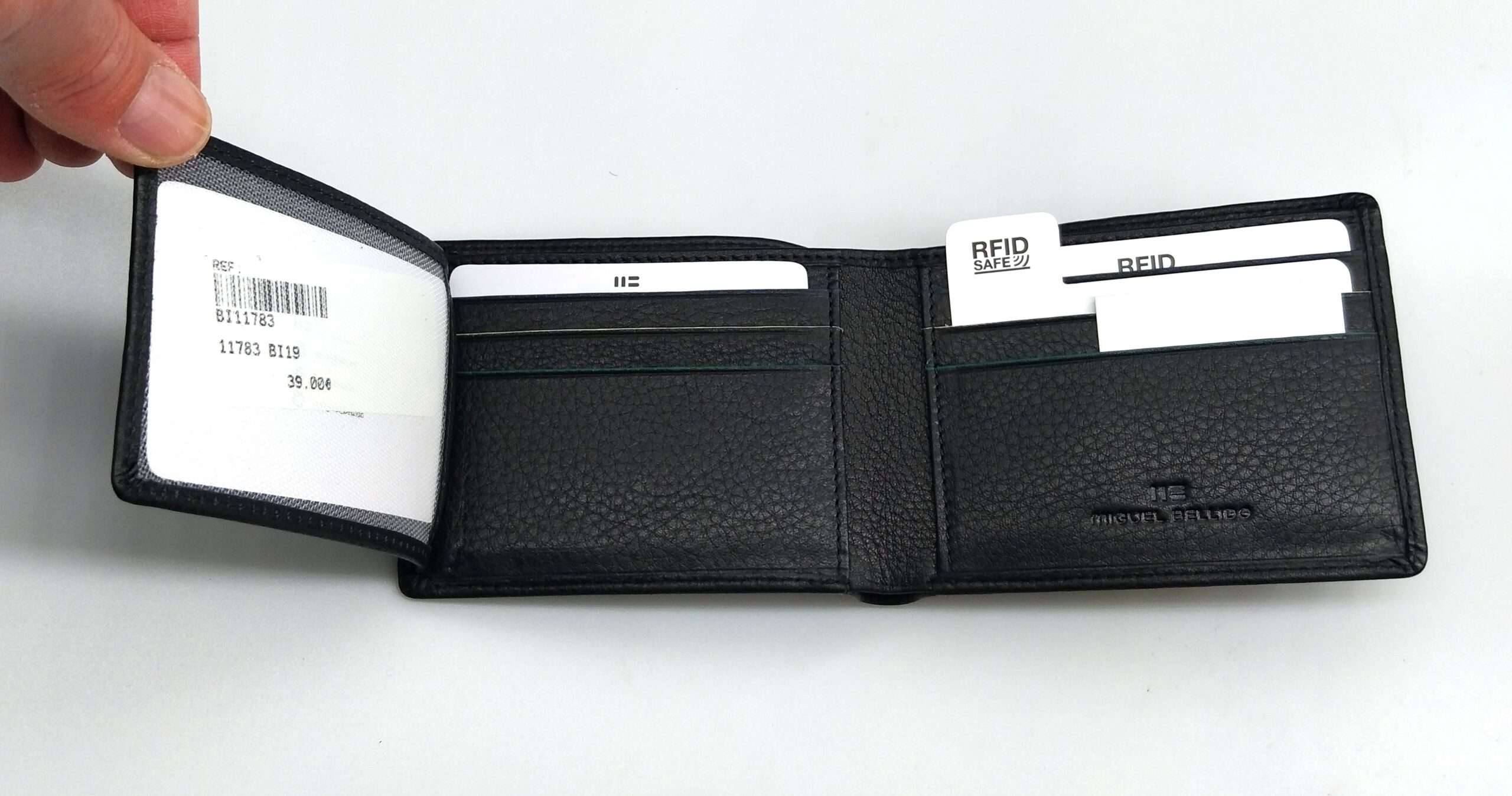 Billetera de piel vacuna para hombre con detalles azules