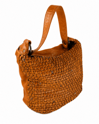 Bolso trenzado de piel vacuna hecho a mano con bandolera