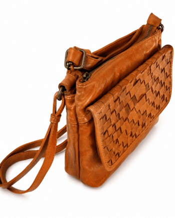 Bolso bandolera de piel con acabado trenzado y compartimentos