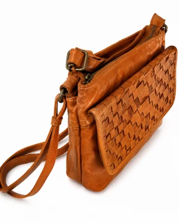 Bolso bandolera de piel con acabado trenzado y compartimentos